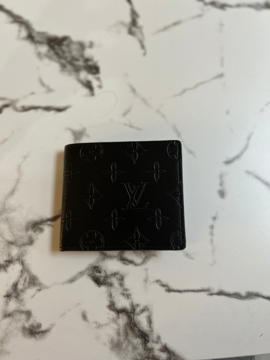All black wallet