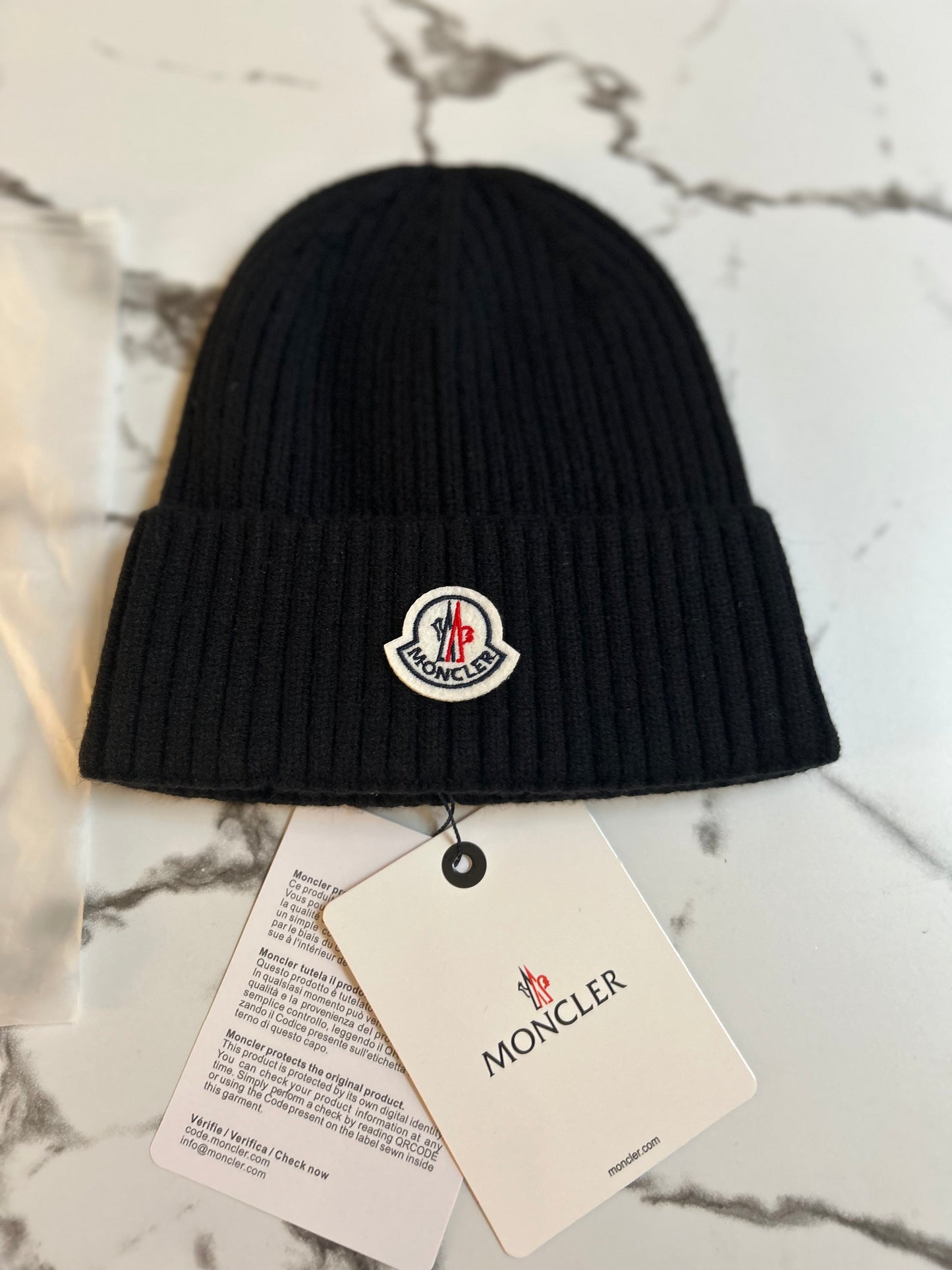 Mons beanies